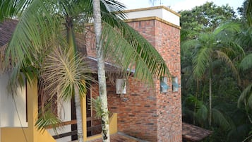 تفاصيل الفندق من الخارج