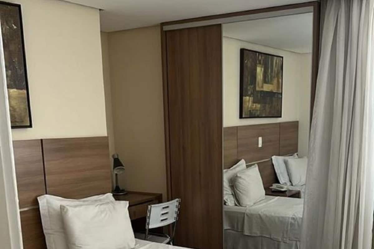 Laptopgeeigneter Arbeitsplatz, Verdunkelungsvorhänge