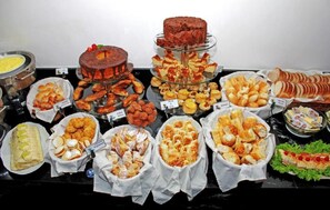Free daily buffet breakfast - Victory Suites Hotel (Juiz de Fora)