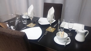 房內用餐