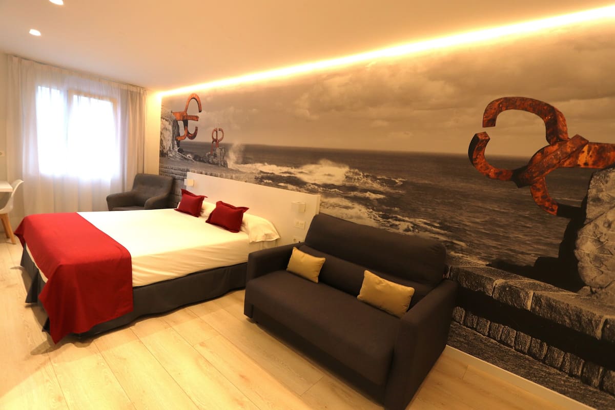 Quarto luxo, vista para a cidade | Roupas de cama premium, edredons de pluma, cofres nos quartos