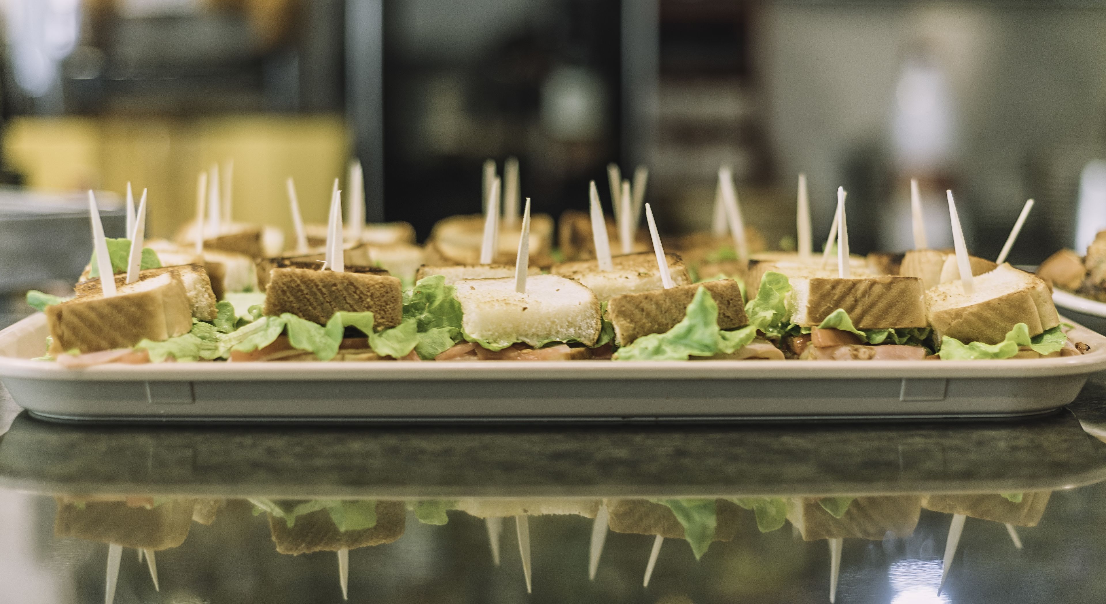 Daily continental breakfast (EUR 8 per person)