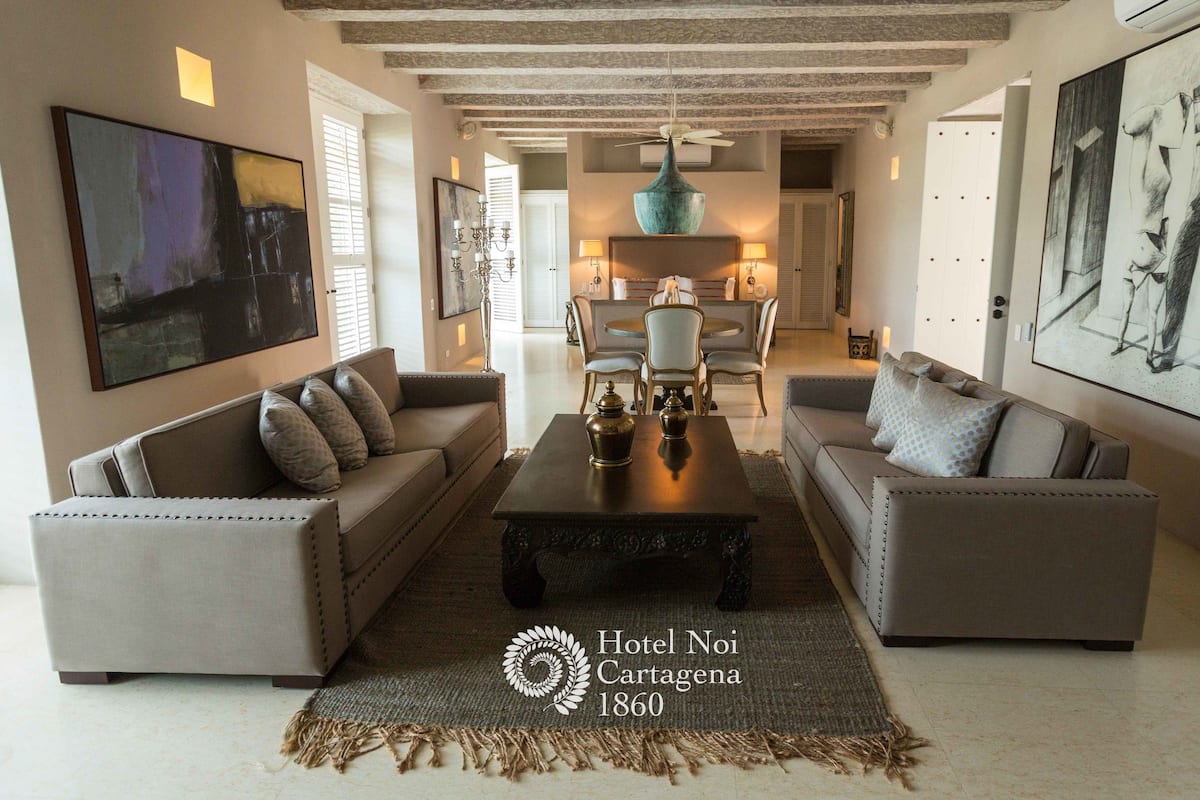 Grand Suite, 1 King Bed | Room amenity