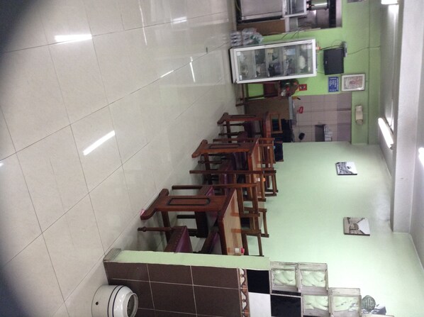 Breakfast, lunch, dinner served; local cuisine - Hostal Flor de Kanela (Quito)