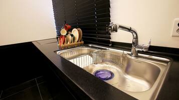 Suite | Meja kerja, kedap suara, dan Wi-Fi gratis