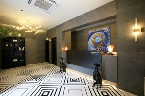 Interior entrance - Hotel Lavieen (Seoul)