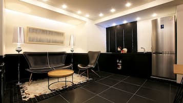 Suite | Meja kerja, kedap suara, dan Wi-Fi gratis