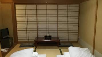 In-room safe, desk, free WiFi, bed sheets
