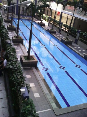 Kolam renang terbuka