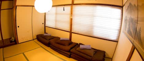 3 bedrooms, desk, free WiFi