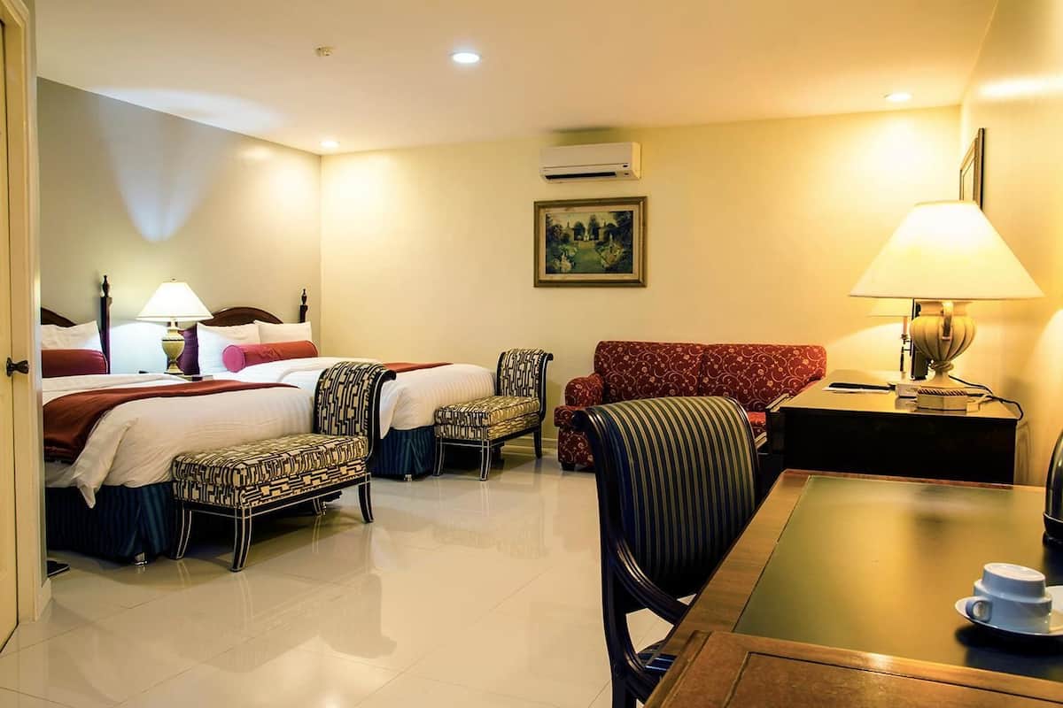 suite | desk, iron/ironing board, bed sheets