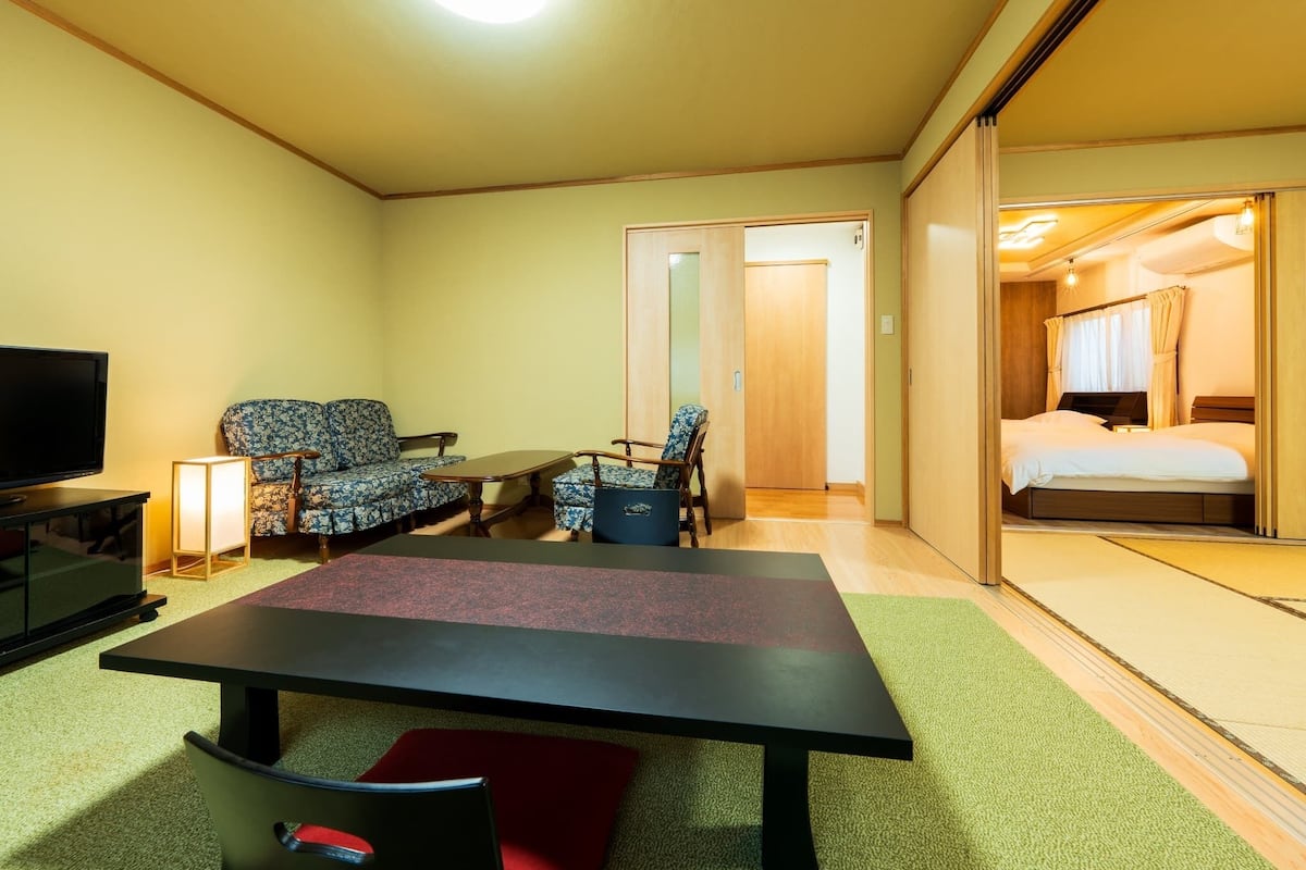 Individually decorated, free WiFi, bed sheets