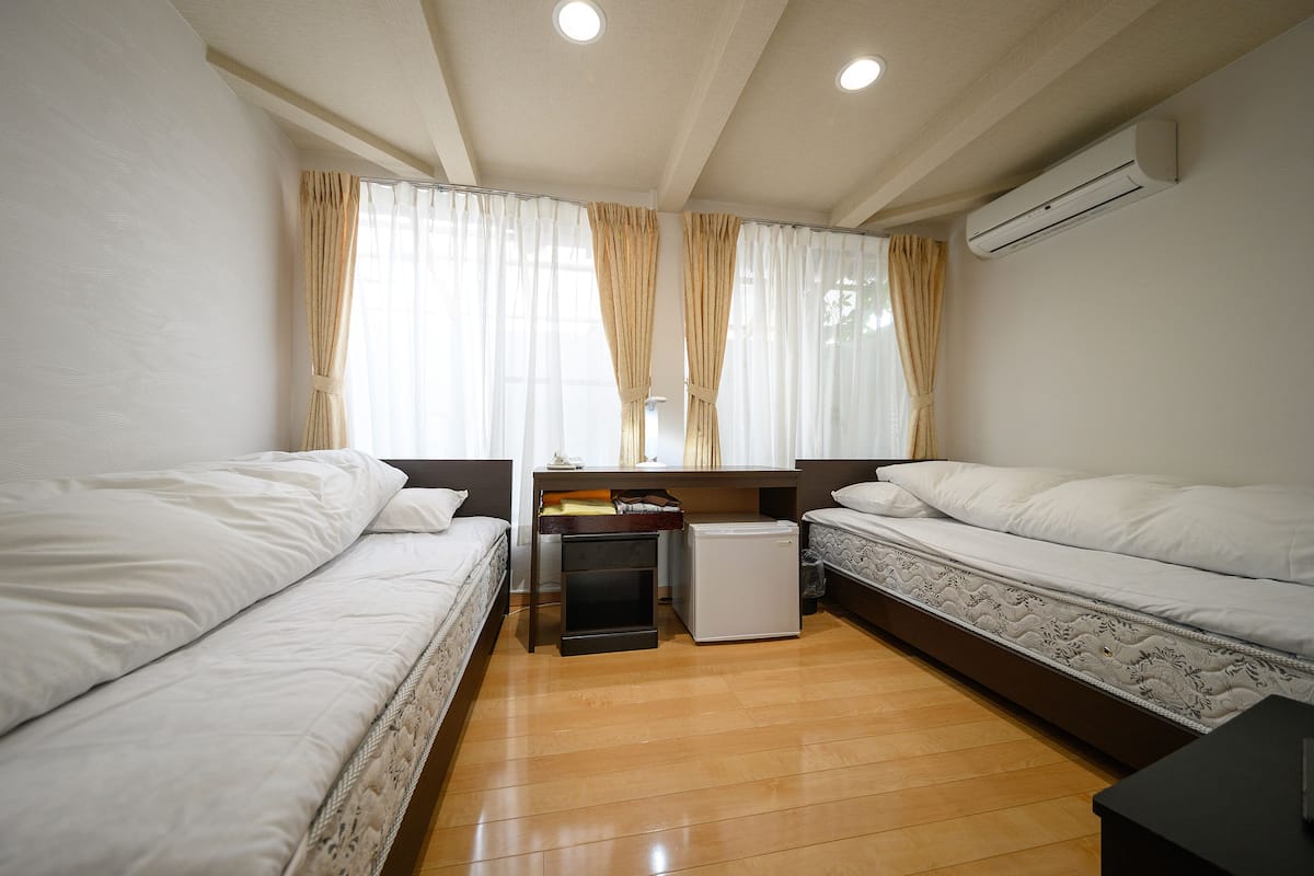 Individually decorated, free WiFi, bed sheets
