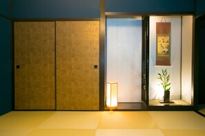 1 bedroom, down comforters, pillowtop beds, in-room safe - Hosta Nijo Sen (Kyoto)