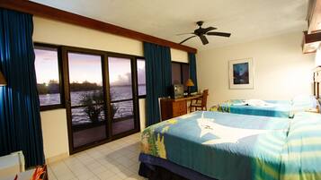 Premium Twin Room, Ocean View | Desk, free cribs/infant beds, WiFi, bed sheets