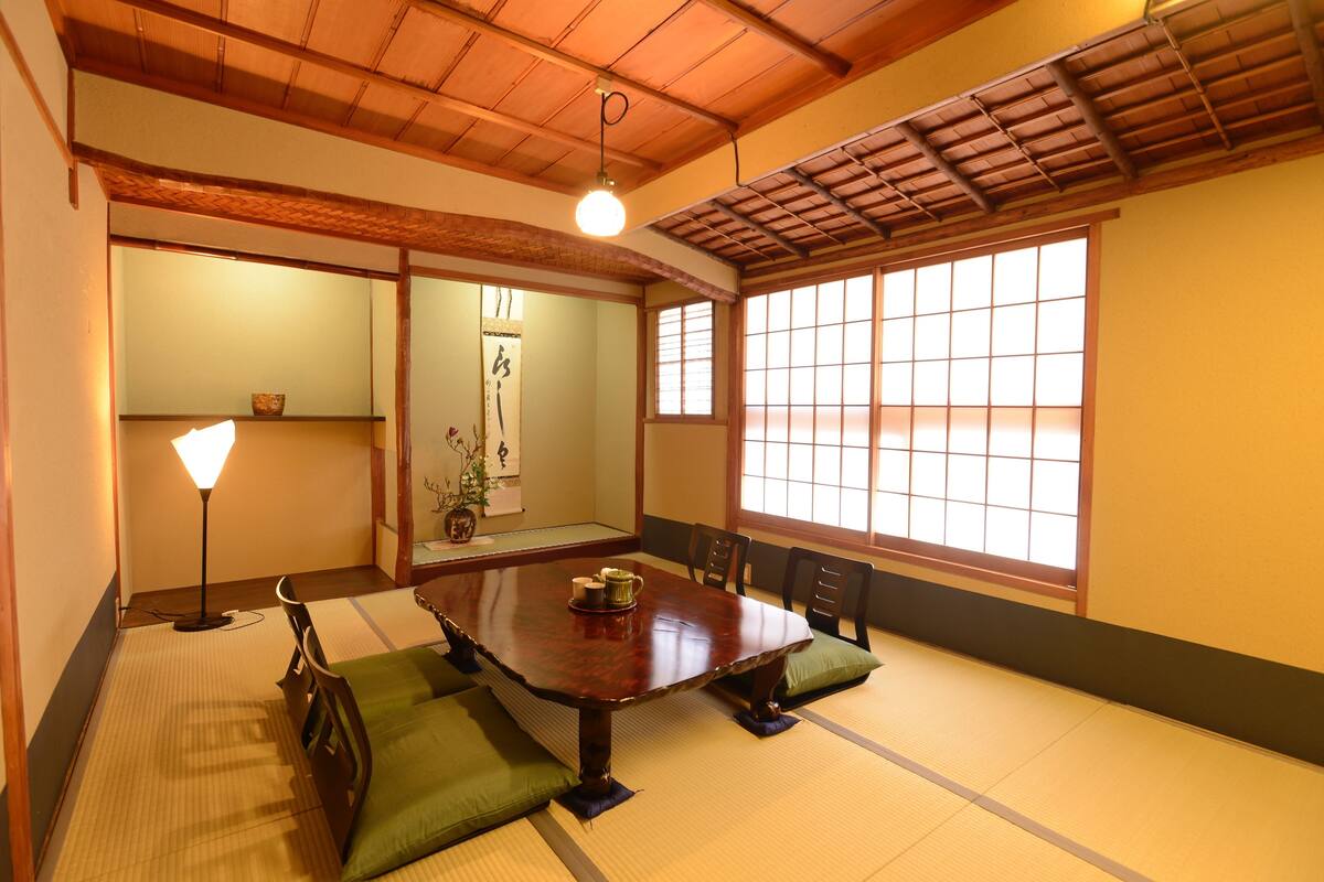 Deluxe Japanese Style Room, Private Bathroom | WiFi (free)