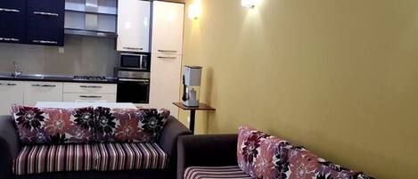 Lejlighed | Privat tekøkken | Køleskab, mikrobølgeovn (efter anmodning), ovn