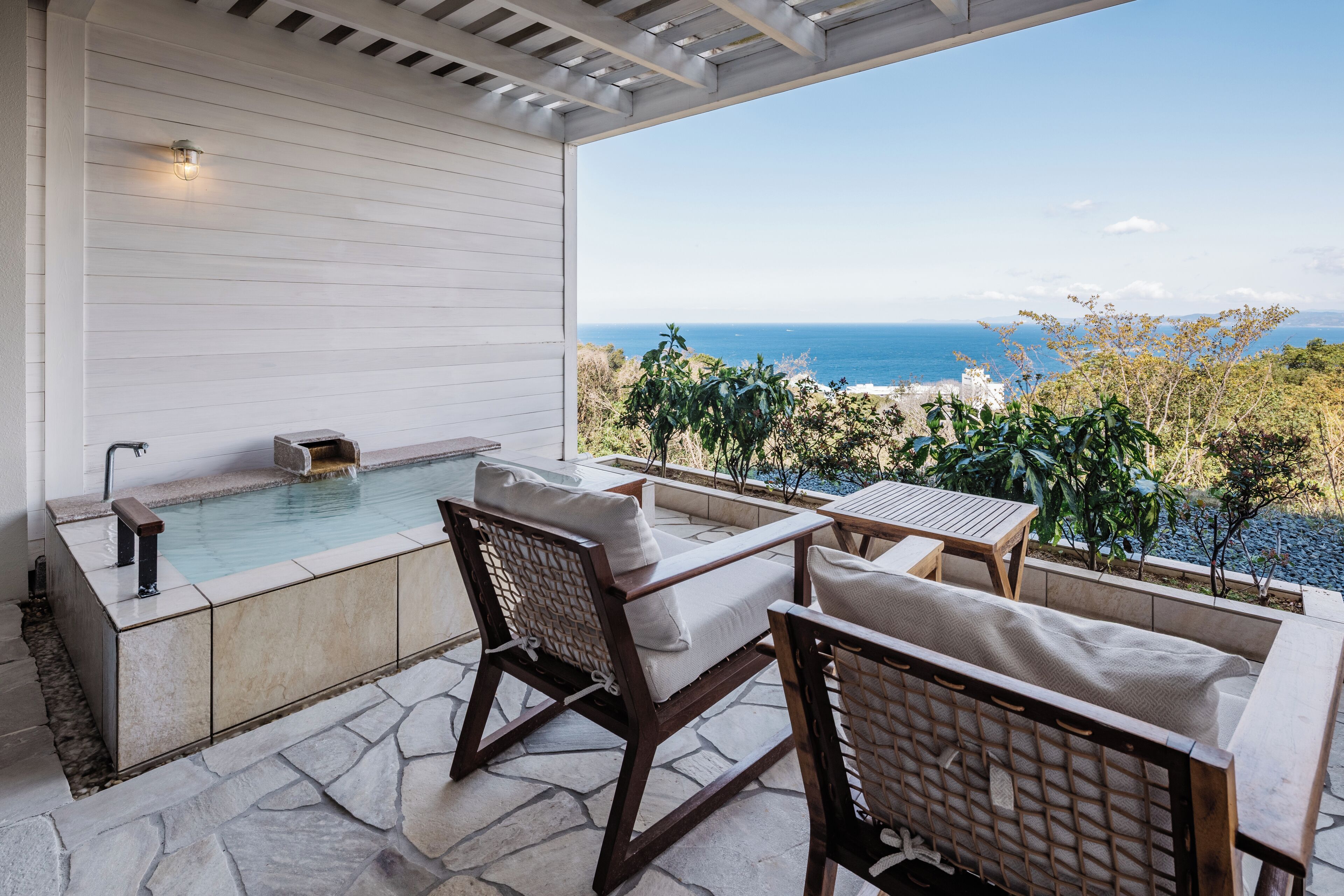 Caja de seguridad en la habitación, escritorio y cortinas blackout 