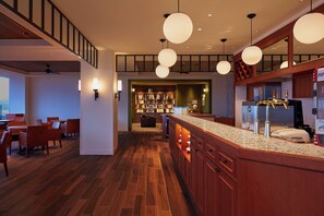 Bar (on property) - Infinito Hotel & Spa Nanki Shirahama (Shirahama)