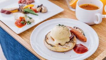 Daily buffet breakfast for a fee
