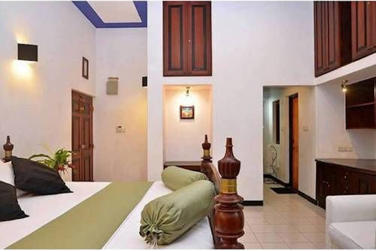 Superior Room, 1 King Bed | Desk, soundproofing, free WiFi, bed sheets