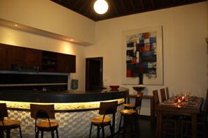 In-room dining - Villa Jenile (Seminyak)