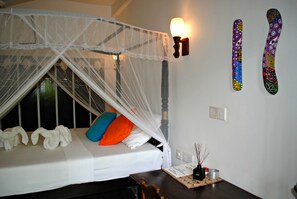 Kamar Double Deluks, 1 kamar tidur, kamar mandi pribadi | Seprai premium, brankas, meja kerja, dan kedap suara