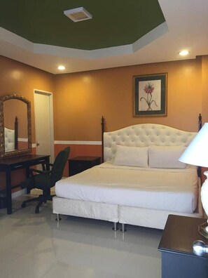 Dreamwave Private Pool Area