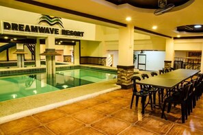 Kolam renang outdoor