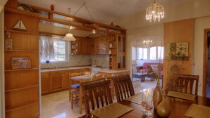Villa Despina 1 | Spiseområde på rommet