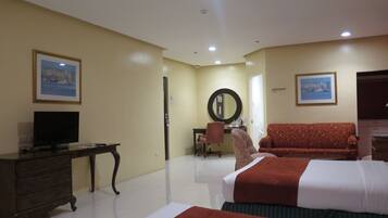 Deluxe-Doppelzimmer | Minibar, Schreibtisch, Bettwäsche