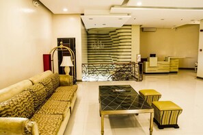 Lobby - Dreamwave Hotel Lemery (Lemery)
