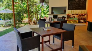 Spécialités Cuisine locale et internationale
