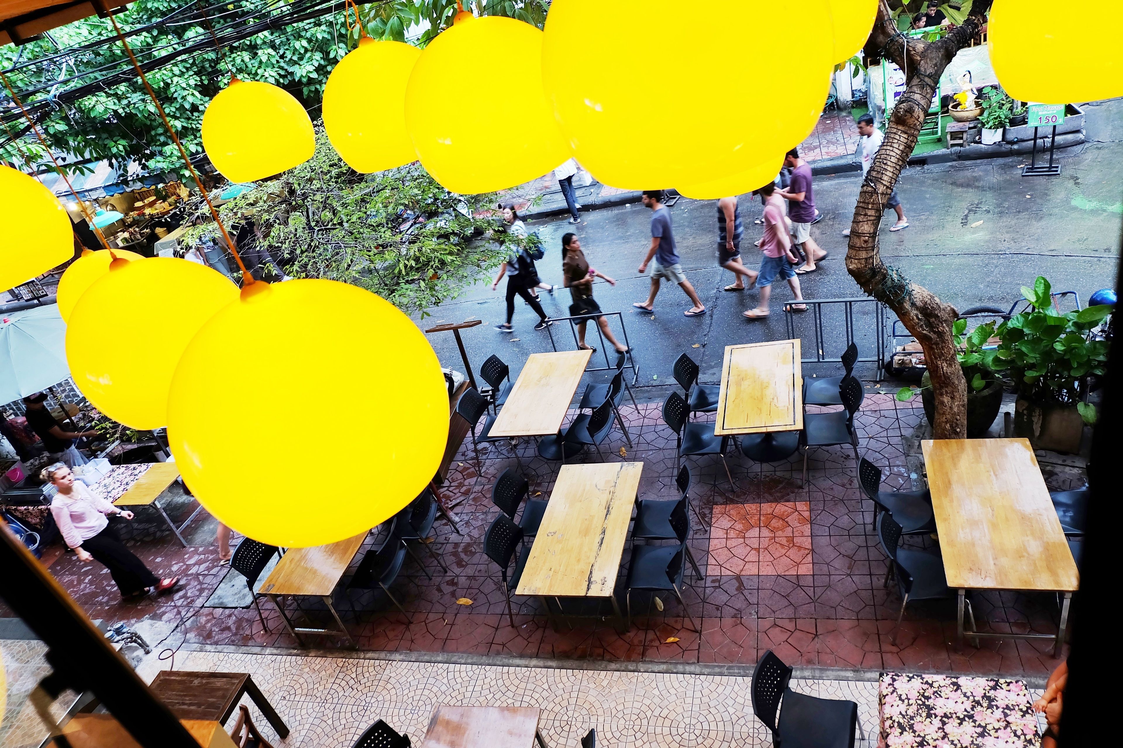 Desayuno continental diario (THB 200 por persona)