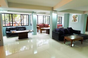 ロビー応接スペース