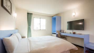 Double Room | Desk, free WiFi, bed sheets