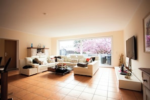 Deluxe-Apartment, 1 Schlafzimmer, Küche, Blick auf den Innenhof