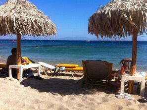 Una playa cerca