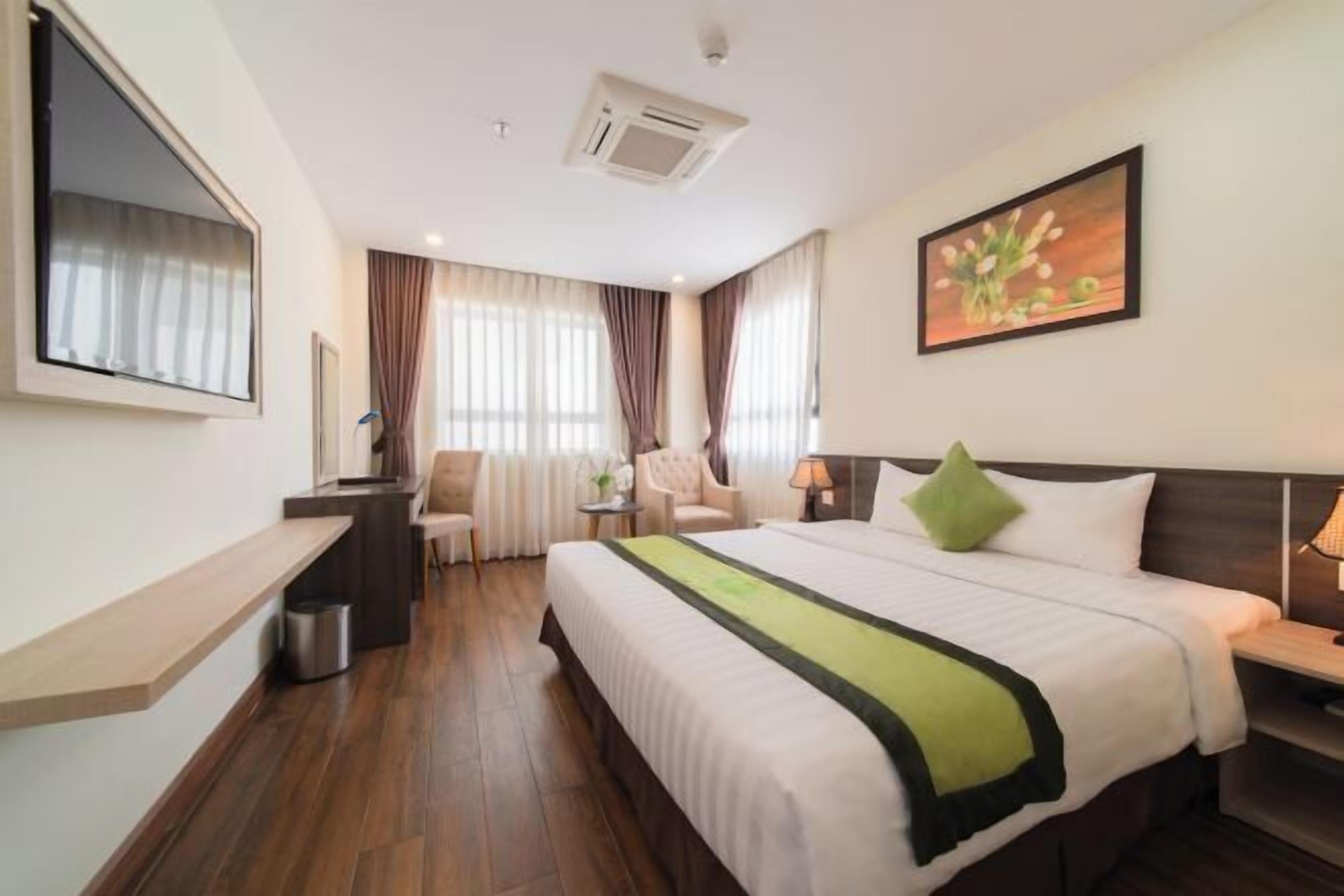 Premium bedding, minibar, in-room safe, desk