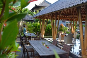 Daily cooked-to-order breakfast for a fee - Tevana (Seminyak)