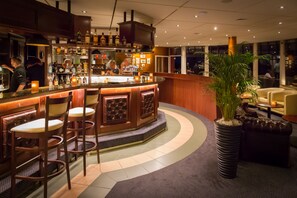 Bar (en la propiedad)