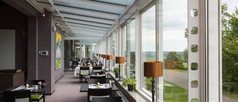 매일 뷔페 아침 식사(1인당 EUR 10)