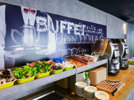Desayuno buffet diario (EUR 7.50 por persona)