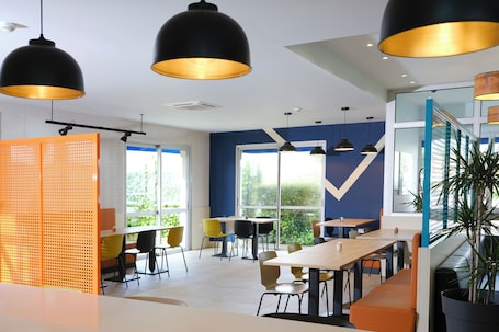 Daily buffet breakfast for a fee. ibis budget Toulouse Colomiers