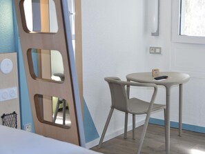 Standard Room, 3 Twin Beds | Hypo-allergenic bedding, down comforters, desk, laptop workspace - ibis budget Blois Centre (Blois)