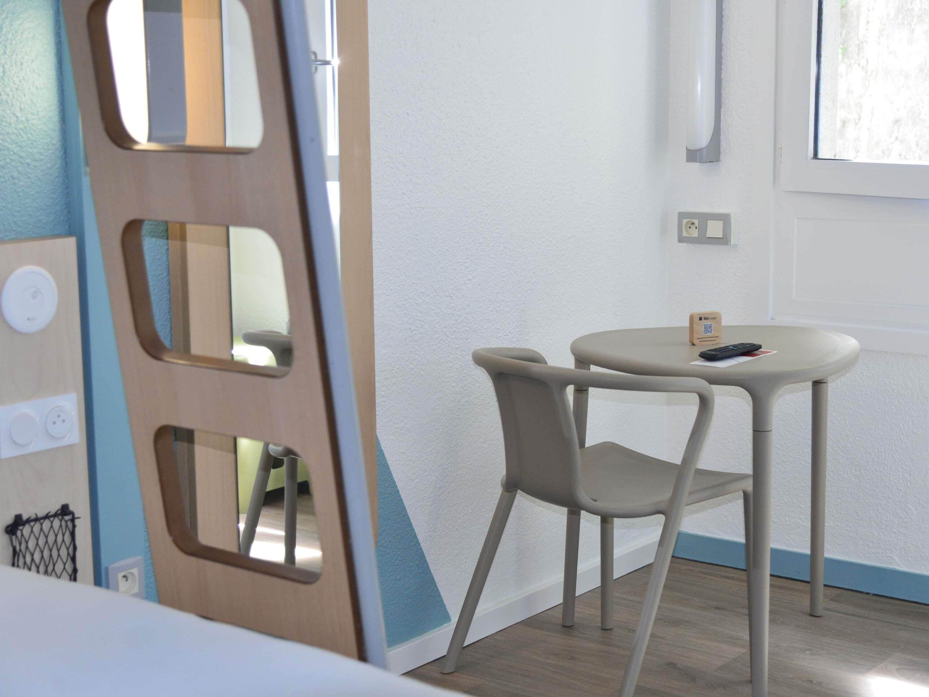 Habitació estàndard, 3 llits individuals | Roba de llit hipoal·lergògena, cobrellits i escriptori 