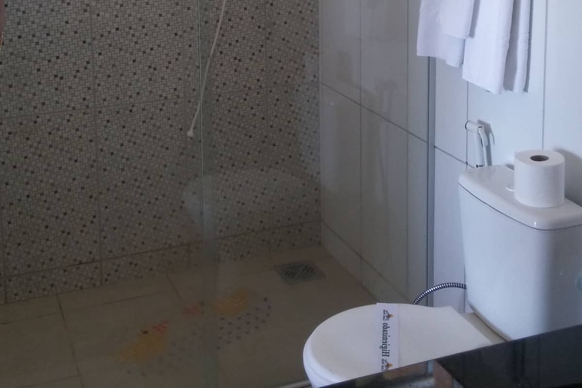 apartamento silver | bathroom | shower, free toiletries