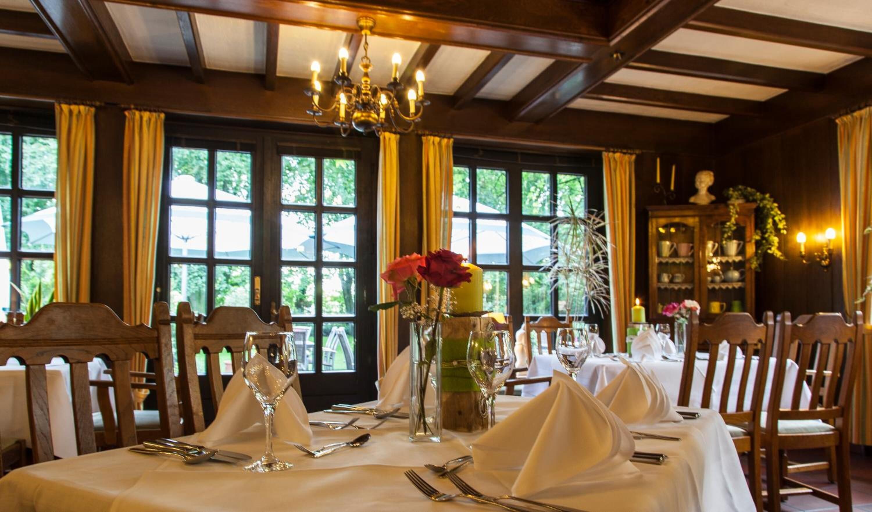 breakfast, lunch, dinner served; local and international cuisine