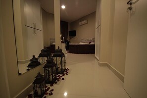 Caja de seguridad en la habitación y escritorio