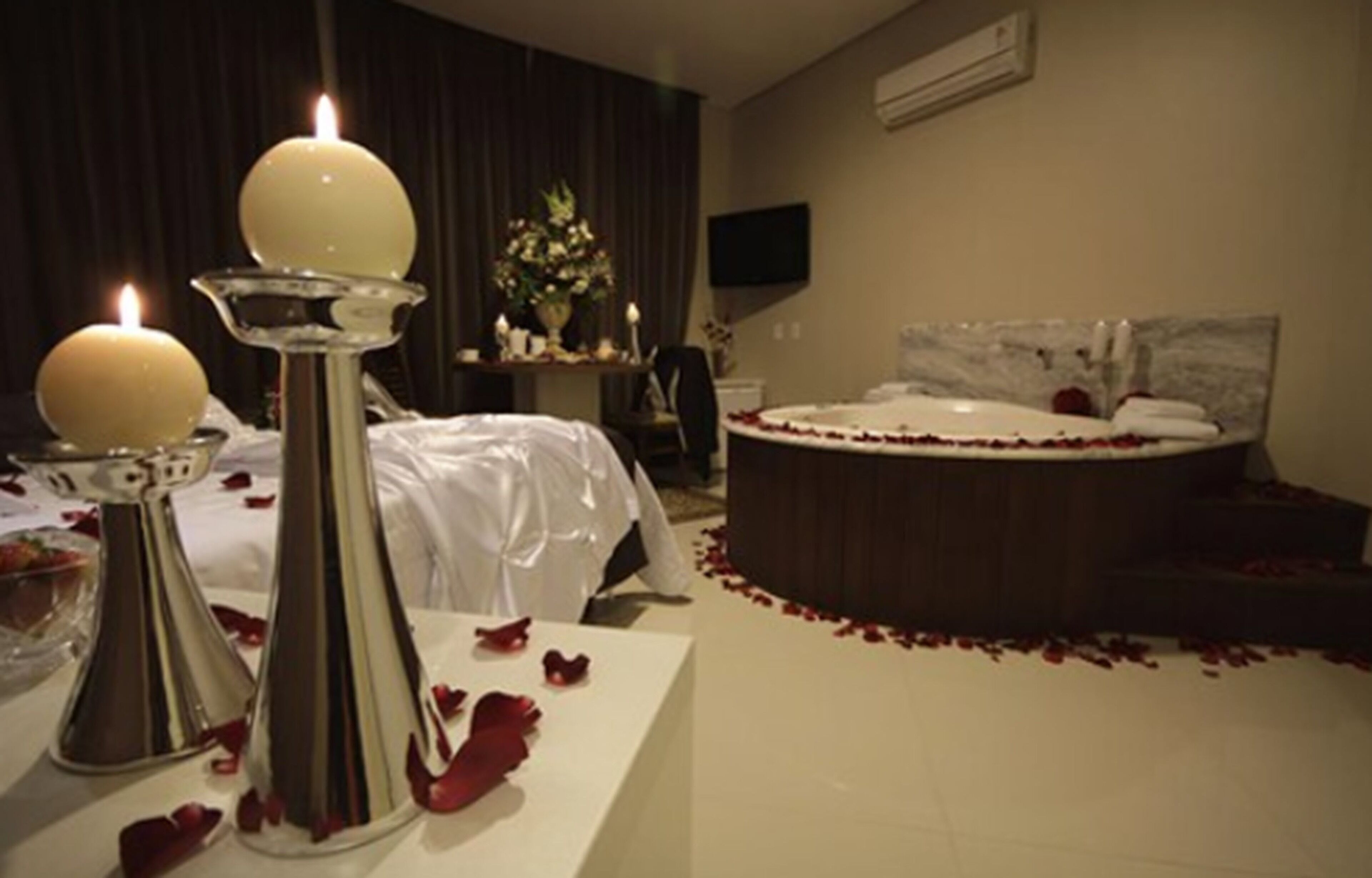 客房內保險箱、書桌、熨斗/熨衣板、免費無線上網